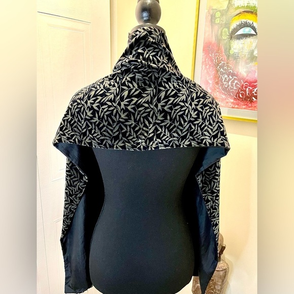 ππππ€ Adini black silk blend velvet shawl/scarf w/willow silvery grey pattern - Picture 2 of 9